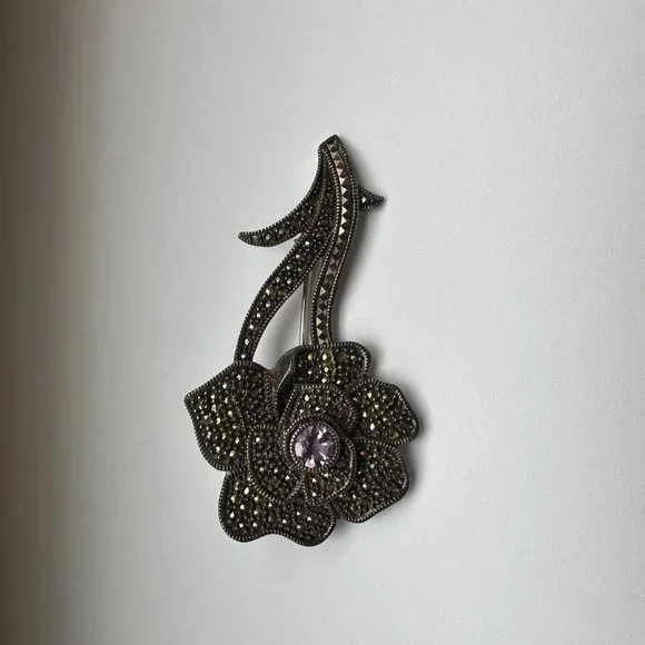 Judith Jack marcasite and sterling brooch with amethyst center. Vintage. - Picture 7 of 9